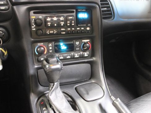 Used 2001 Chevrolet Corvette Coupe w/ Preferred Equipment Group2 image 35