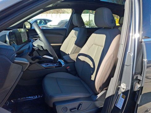 Certified 2025 Audi Q5 Premium w/ Convenience Package image 11