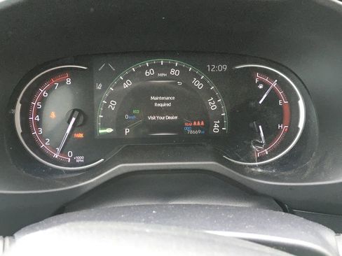 Used 2023 Toyota RAV4 LE AWD/4WD image 2
