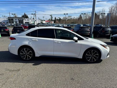 Used 2020 Toyota Corolla SE w/ Carpet Mat Package (TMS) image 6