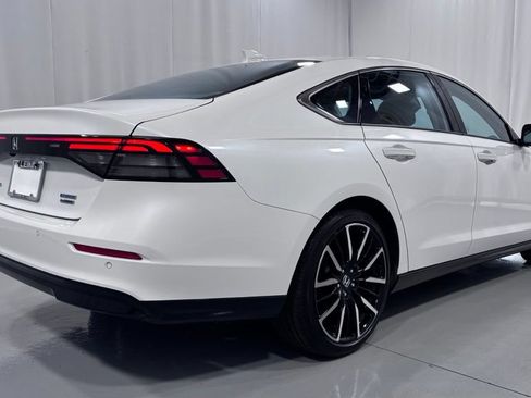 Used 2023 Honda Accord Touring image 6