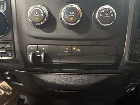 Used 2022 RAM 1500 Classic SLT w/ Protection Group AWD/4WD image 21