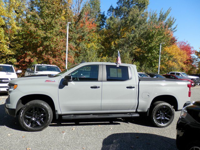 Used 2024 Chevrolet Silverado 1500 LT Trail Boss w/ Convenience Package II AWD/4WD image 5