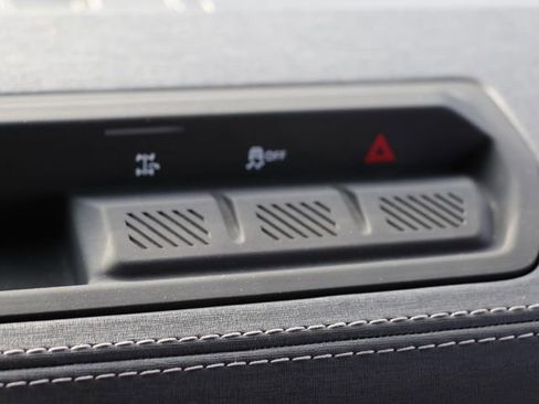 Used 2025 Ford Bronco Outer Banks AWD/4WD image 28