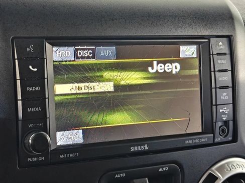 Used 2015 Jeep Wrangler Unlimited Sahara AWD/4WD image 7