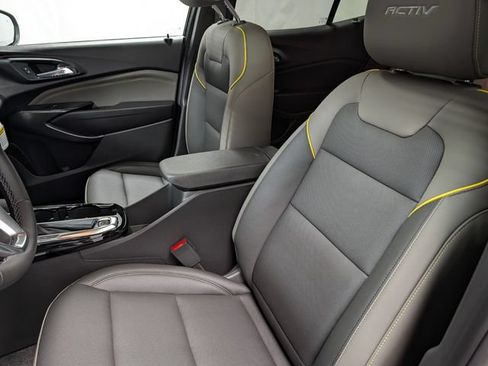 New 2026 Chevrolet Trax ACTIV w/ Sunroof Package FWD image 9