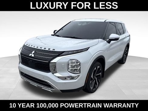 Used 2024 Mitsubishi Outlander SE Black Edition AWD/4WD image 3