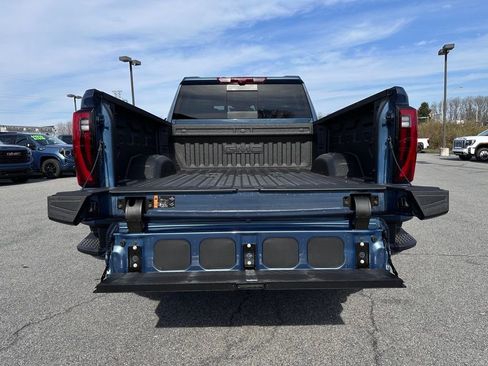 New 2026 GMC Sierra 2500 Denali w/ Denali Reserve Package AWD/4WD image 40