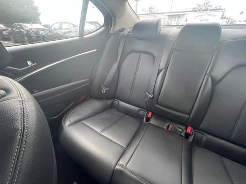 Used 2025 Genesis G70 2.5T image 34