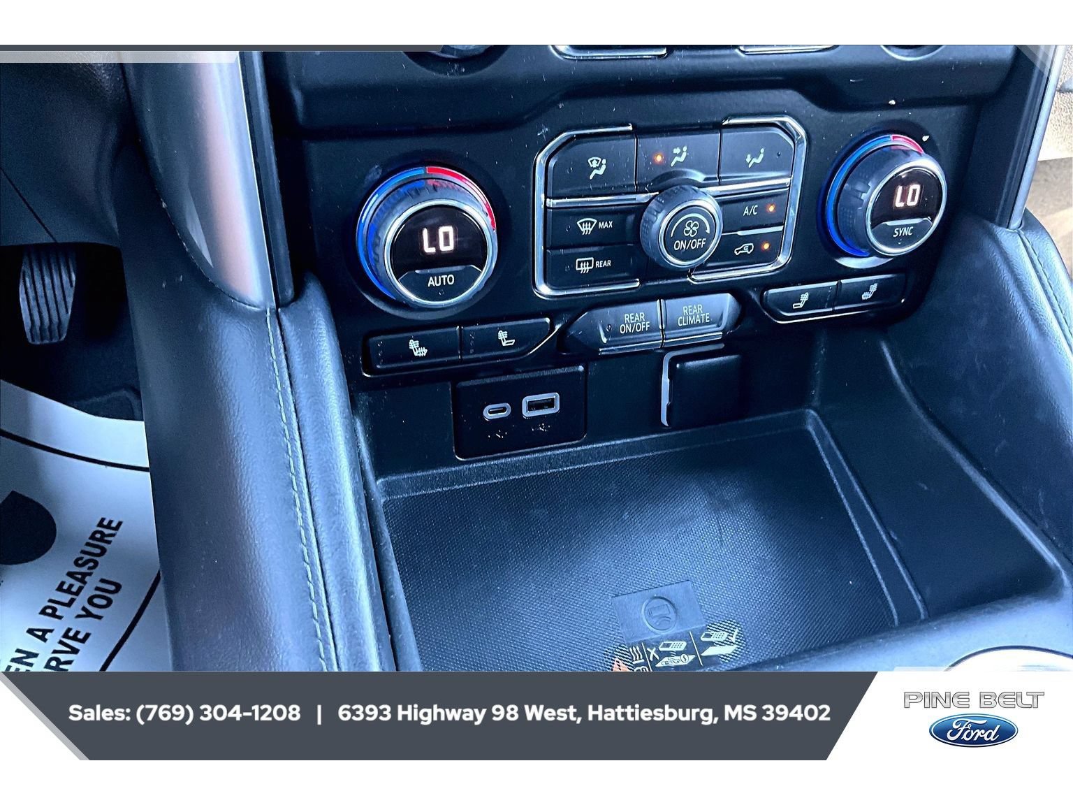 Used 2022 Chevrolet Tahoe LT w/ Luxury Package AWD/4WD image 24