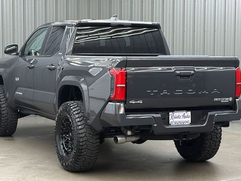 Used 2026 Toyota Tacoma SR5 AWD/4WD image 3