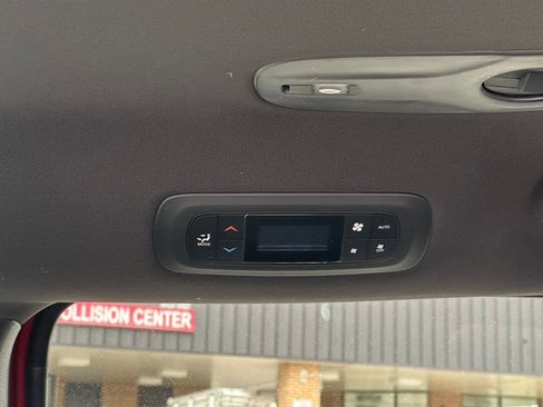New 2026 Chrysler Pacifica Select w/ S Appearance Package FWD image 11