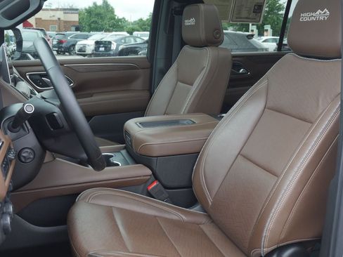 Used 2023 Chevrolet Tahoe High Country w/ Premium Package AWD/4WD image 8