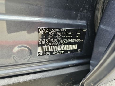 Certified 2023 Toyota Venza Limited image 28