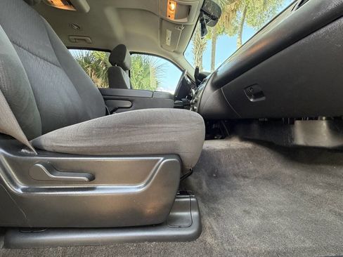 Used 2009 Chevrolet Suburban LS RWD image 14