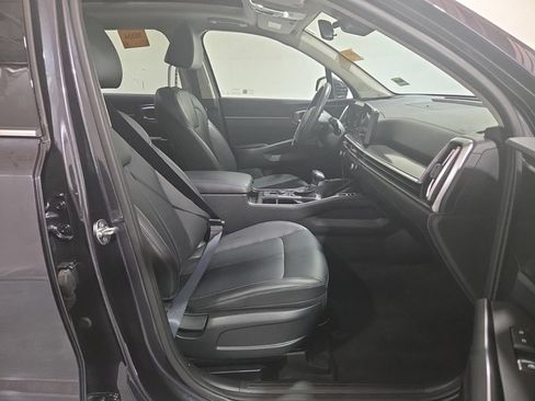 Used 2025 Kia Sorento S w/ Panoramic Sunroof Package AWD/4WD image 6