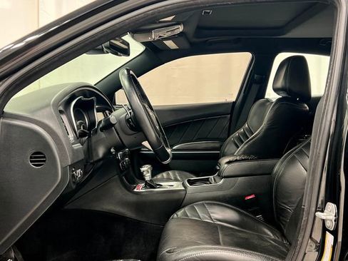 Used 2016 Dodge Charger SRT w/ Technology Group image 13