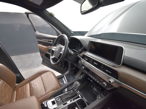 Used 2022 Kia Telluride SX w/ SX Prestige Package image 18
