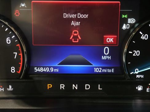 Used 2022 Ford Explorer XLT w/ Equipment Group 202A AWD/4WD image 43