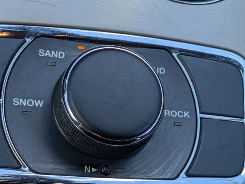 Certified 2017 Jeep Grand Cherokee Limited w/ Luxury Group II image 17