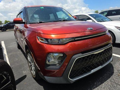 Used 2020 Kia Soul LX FWD image 1