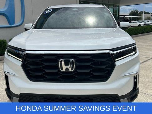 Used 2025 Honda Pilot EX-L image 2