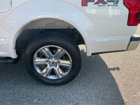Used 2018 Ford F150 Lariat w/ Equipment Group 502A Luxury AWD/4WD image 8