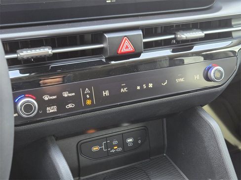 New 2026 Kia Sportage EX image 14