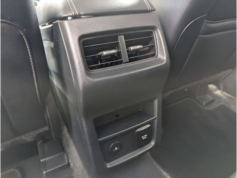 Used 2024 Ford Edge Titanium AWD/4WD image 31