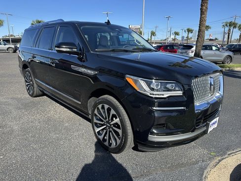 Used 2023 Lincoln Navigator L Reserve image 8
