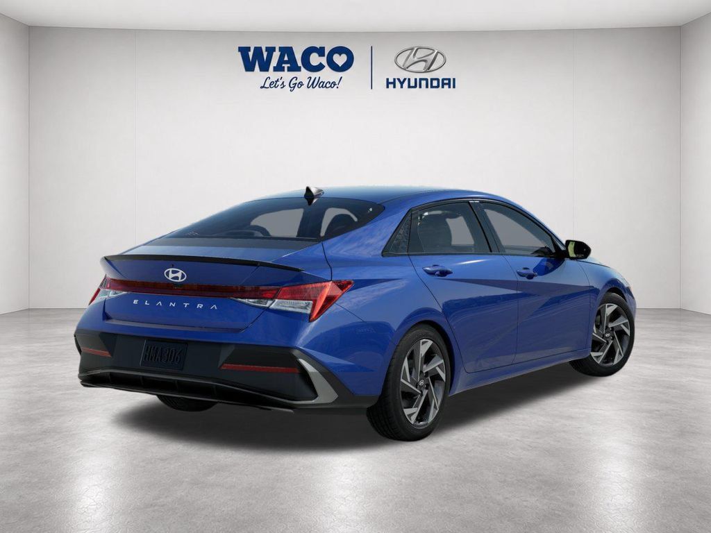 Used 2026 Hyundai Elantra SEL Sport Premium FWD image 5