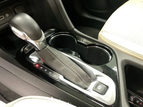 Used 2021 Buick Encore GX Essence w/ Experience Buick Package FWD image 33