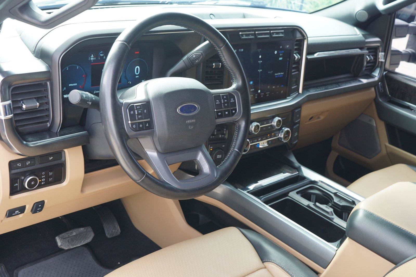 Used 2023 Ford F350 4x4 Crew Cab DRW Super Duty image 8