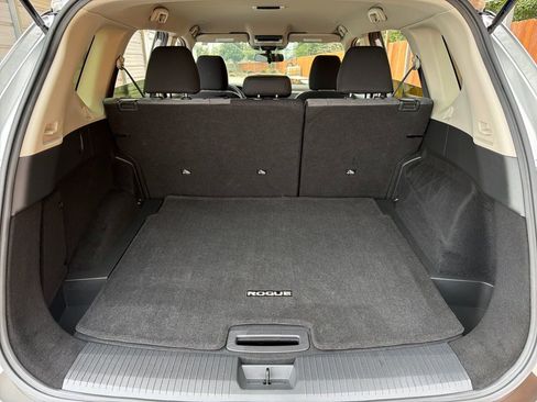 Used 2023 Nissan Rogue SV image 31