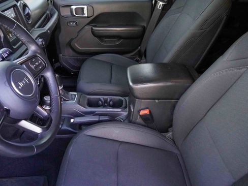 Used 2019 Jeep Wrangler Unlimited Sport S image 11