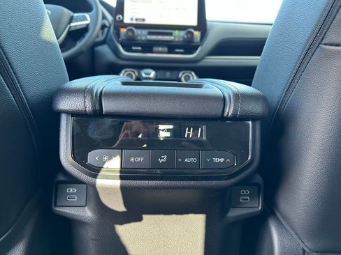 Used 2026 Toyota Grand Highlander XLE image 24
