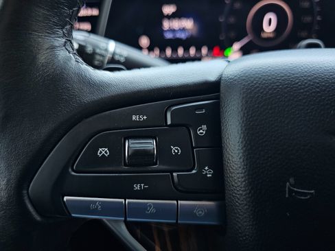Used 2023 Cadillac Escalade Premium Luxury RWD image 54