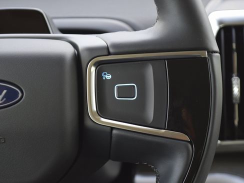 New 2025 Ford Expedition Platinum w/ Driver's Package image 10