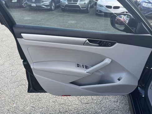 Used 2016 Volkswagen Passat 1.8T S FWD image 22