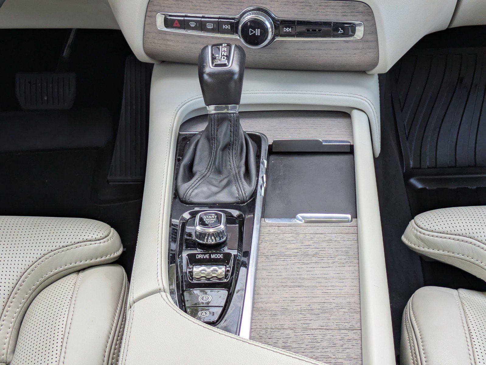 Used 2021 Volvo XC90 T6 Inscription AWD/4WD image 19