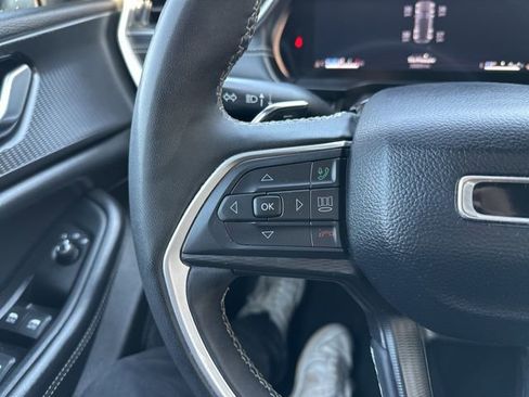 Used 2024 Jeep Grand Cherokee Altitude AWD/4WD image 23