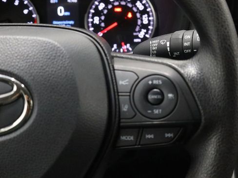 Used 2022 Toyota RAV4 XLE image 26