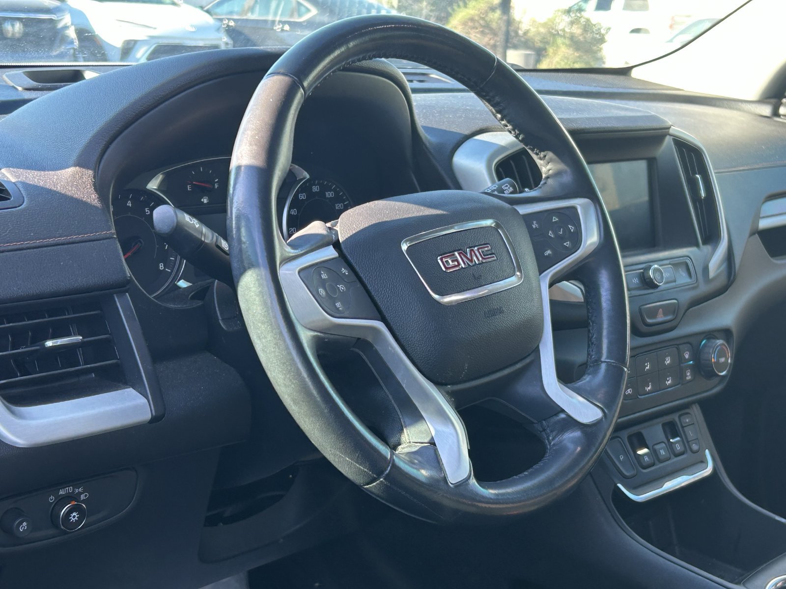 Used 2020 GMC Terrain SLE FWD image 11
