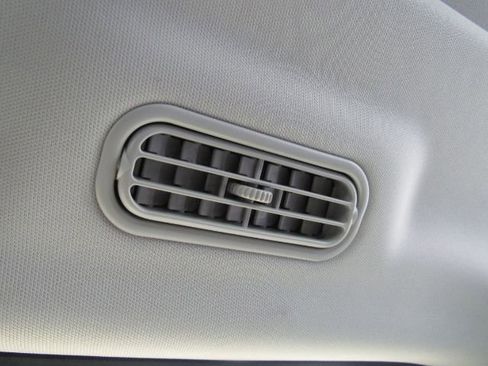 Used 2025 Ford Expedition Active image 35