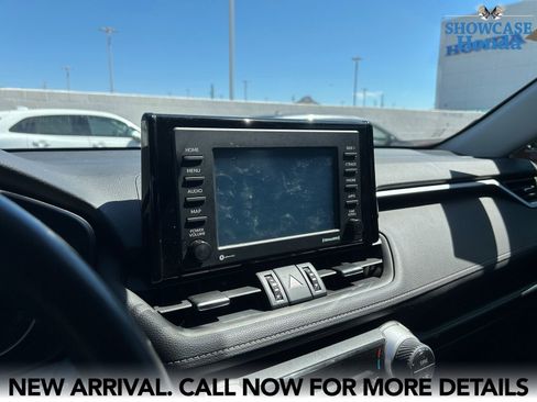 Used 2020 Toyota RAV4 XLE Premium FWD image 10