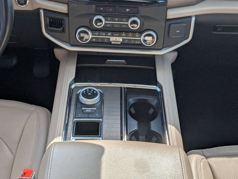 Used 2024 Ford Expedition Max Limited RWD image 21