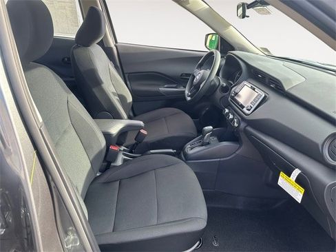 New 2025 Nissan Kicks Play S image 15