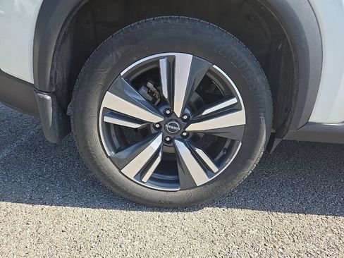 Used 2023 Nissan Rogue SL AWD/4WD image 10