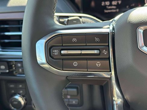 Used 2026 GMC Yukon XL Denali w/ Advanced Technology Package AWD/4WD image 25
