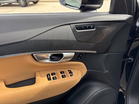 Certified 2023 Volvo XC90 B6 Ultimate w/ Protection Package Premier image 14